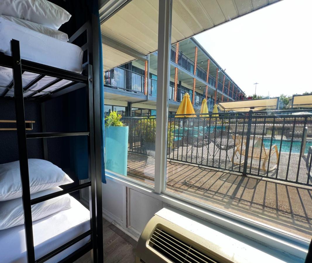 Bposhtels Houston Hostel Bagian luar foto